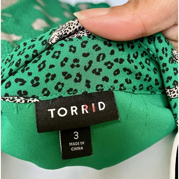 Torrid 3‎ 3X Madison Sleeveless Shirt Kelly Green Leopard Animal Print Women’s - Picture 5 of 6
